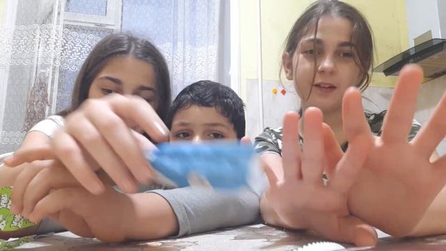 пробуем сладости которые можно купить в обычном продуктовом магазине 🍬🍬🍬🍭 смотреть онлайн