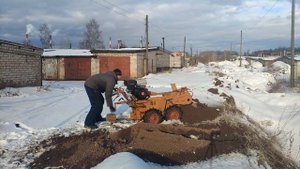 Работа траншеекопателем KAWABE 727 17 л.с,бара,грунторез