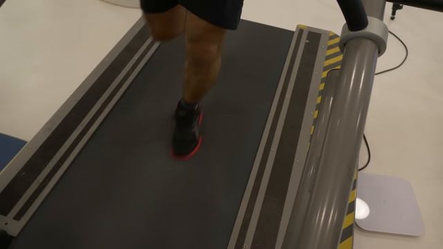 Дорогие против дешевых! Какие кроссовки брать? Стоит ли переплачивать за бренд? Тестируем 3 пары смотреть онлайн