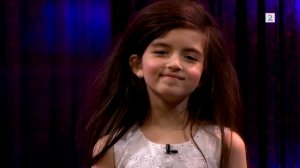Amazing seven year old sings Fly Me To The Moon (Angelina Jordan) on Senkveld The Late Show