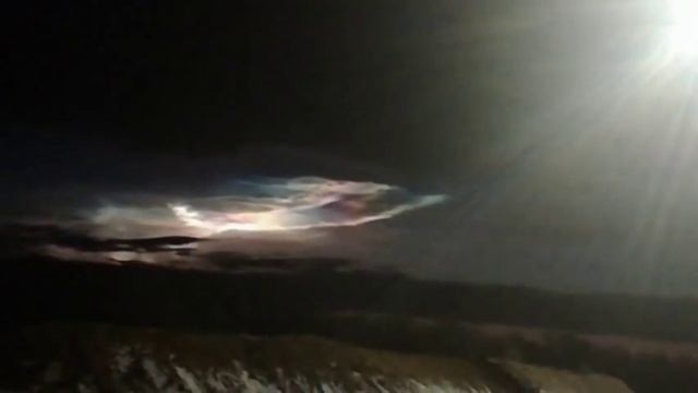 Россошанцы запечатлели необычное свечение над городом. Блокнот Россошь. 26.12.2017 смотреть онлайн