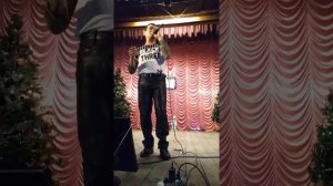 А художник берет краски