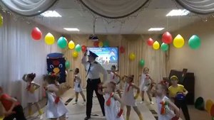 Флешмоб "Огни светофора" МАДОУ "Детский сад комбинированного вида № 37 Ягодка"