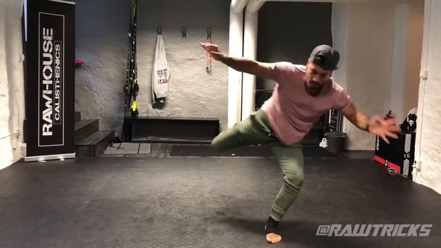 Amazing Capoeira flow routine смотреть онлайн