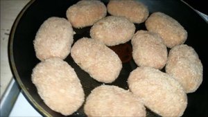 Котлеты из свиного фарша нежные с подливой