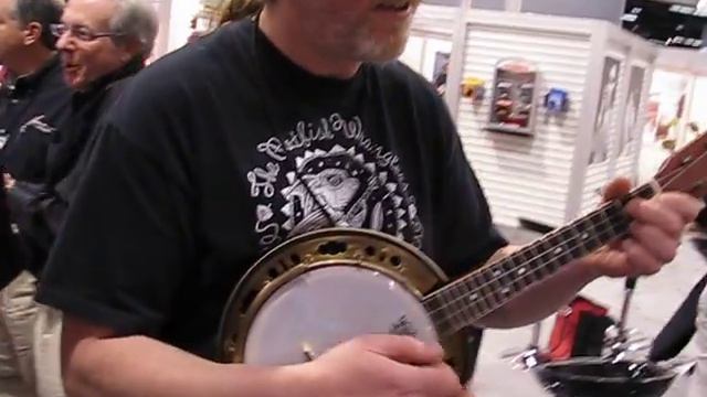namm2010 lanikai new banjo uke musicguymic video смотреть онлайн