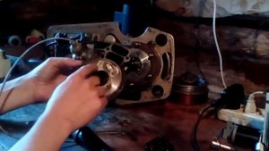Лодочный мотор Салют с самодельным лепестковым клапаном