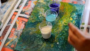 Акриловая заливка с клеем ПВА и акриловым лаком. Видео урок. Acrylic fluid pouring .