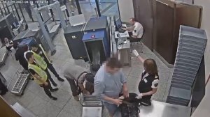 В Шереметьево пассажир украл часы за 330.000₽, пока владелец разбирался с сумками