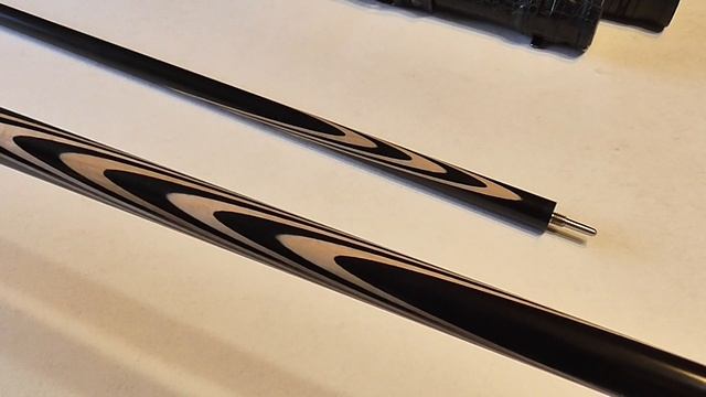 Бильярдный кий Батченко 4х2 черный граб черный шафт - billiard-mag.com