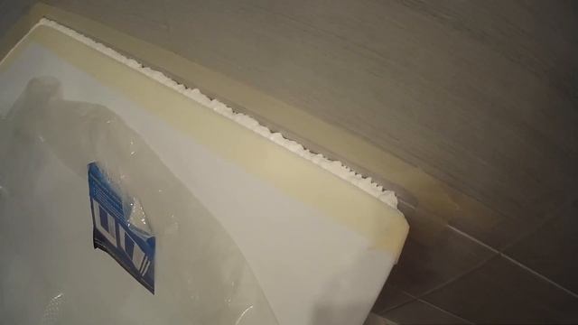 Как убрать большую щель между ванной и плиткой смотреть онлайн