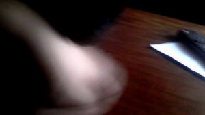 Кот смешно мяучит