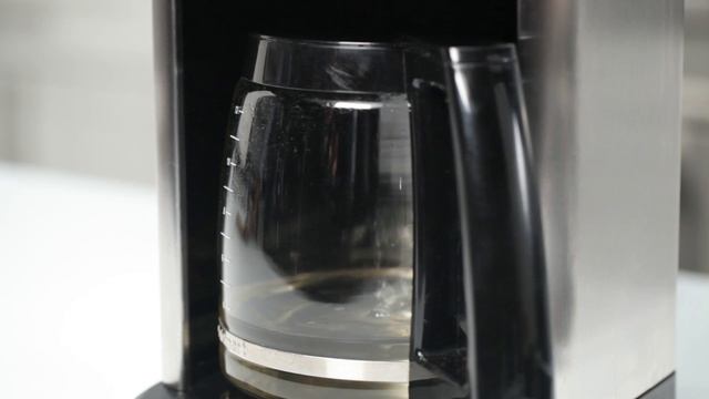 How to Clean Your Coffeemaker - Real Simple смотреть онлайн