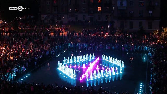 Открытие главного городского фонтана в Новомосковске смотреть онлайн