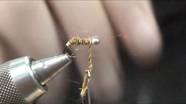 Как связать муху | Скрутка ручейник смотреть онлайн