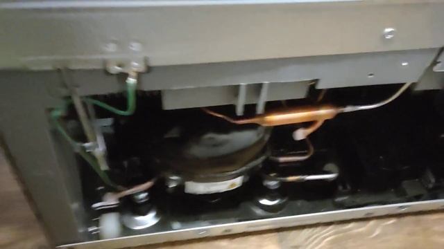 не повезло с покупкой холодильника Samsung rb38t676fsa за тарахтел компрессор смотреть онлайн