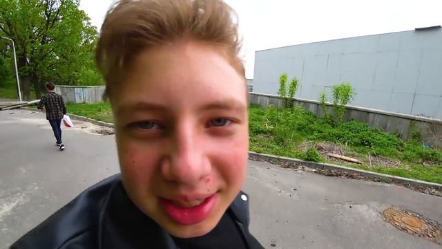 ВЫГЛЯДИТ КАК-ТО ПО ГЕЙСКИ смотреть онлайн