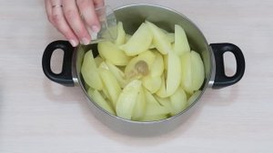 Картошка в духовке по деревенски  Особенности приготовления #рецепт