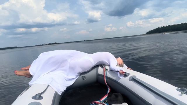 Два дня живем в палатках на озере Селигер смотреть онлайн