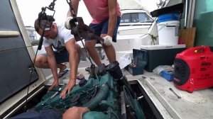 Установка стационарного двигателя Volvo Penta в катер.