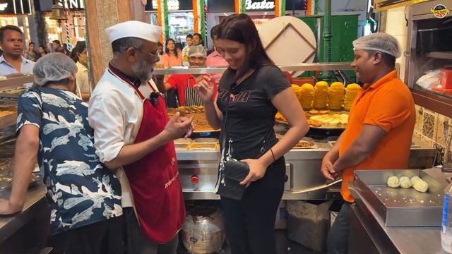 Most Entertaining & Funny Chaat Wale in India🔥 ( Royal Chaat Corner )✅❤️ (Lucknow Must Try) смотреть онлайн