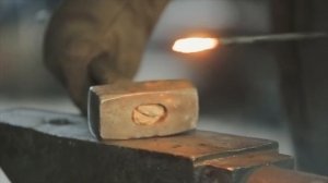 Куй  железо, пока горячо!