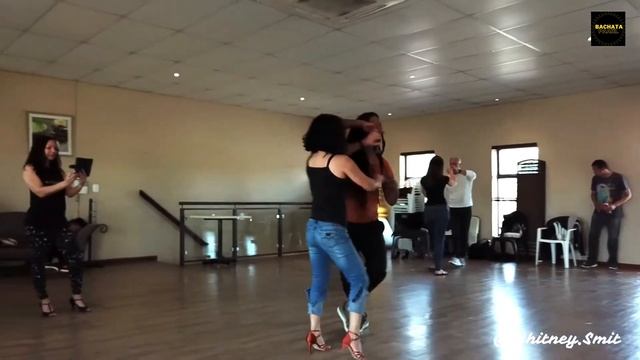 Senorita (Bachata) - Whitney and Elene смотреть онлайн