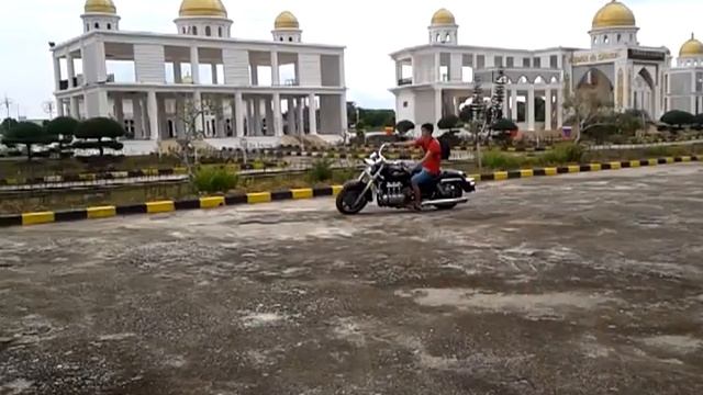 Honda Valkyrie 1500 Start up run... смотреть онлайн