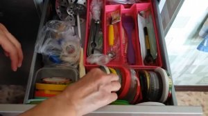 Хранение крышек от банок. Уборка на кухне. Столовые приборы и крышки.