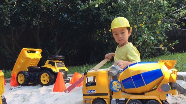 Plippi Toys Construction Toy Cement Mixer.  #brudertruck