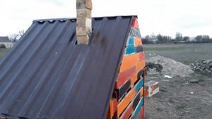 Домик из поддонов своими руками видео не обучающая