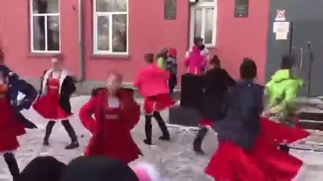 Как на девичий на праздник смотреть онлайн