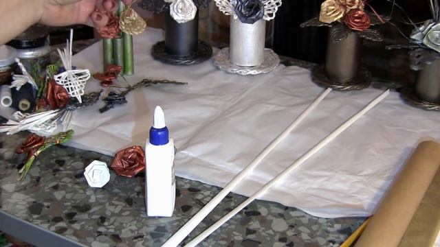 Цветы своими руками. Идея композиции из бумаги для подарка. Часть 1. смотреть онлайн