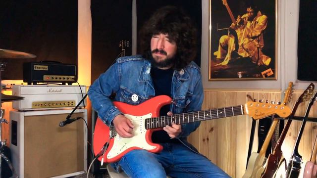 Fender Stratocaster 62 Fiesta Red with Friedman Pink Taco смотреть онлайн