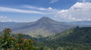 Жизнь на Бали🌴 / Кафе с видом на вулкан 🌋 Батур / Лучшее кокосовое мороженное /Убуд тропа художнико