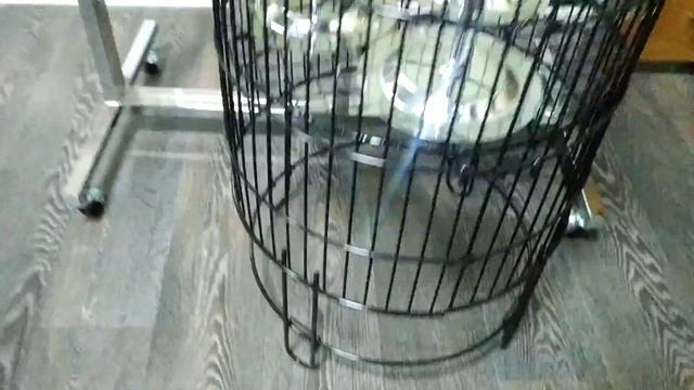 Корзина для распродаж черная напольная.mp4 смотреть онлайн