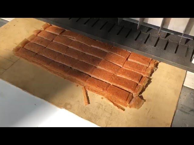 Видео работы машины гильотинной резки пластов конфетных, кондитерских масс, полубатонов мармелада