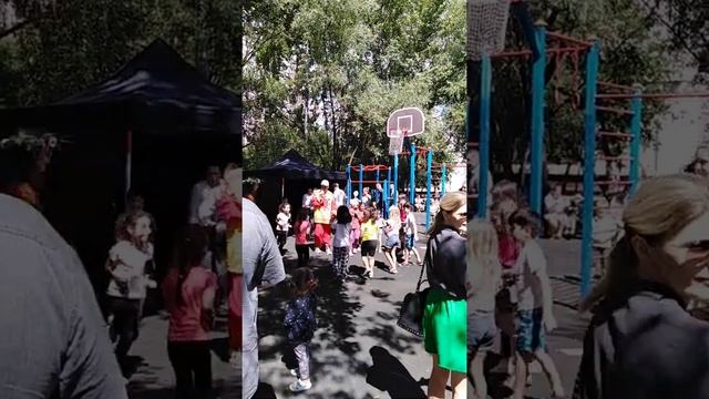 Праздник во дворе смотреть онлайн