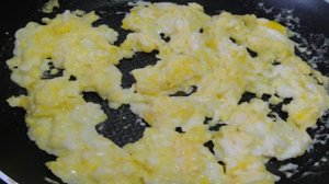 Рис с яйцом и овощами