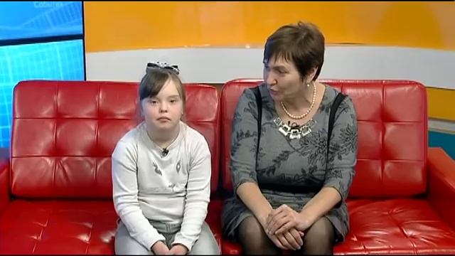 Девочка с синдромом Дауна успешно учится в обычной барнаульской гимназии смотреть онлайн