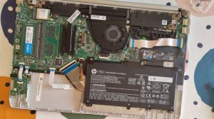 HP Laptop 15s-eq1xxx aufrüsten