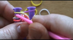 браслет ТОРАКС из резинок на рогатке