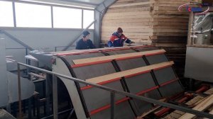 Горка для подачи доски ГРК 6 в работе | Поштучная подача доски на рабочую высоту