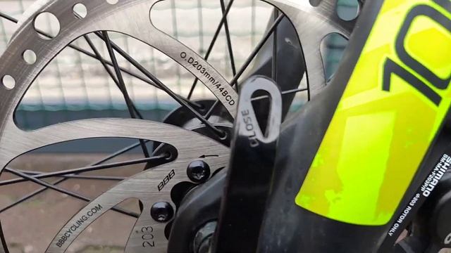 ROCKRIDER ST 530 I mounted a 203mm brake disc смотреть онлайн
