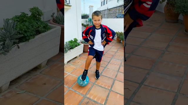 Пусть следующий год будет наполнен улыбк смотреть онлайн