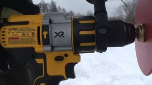 Шуруповерт DeWALT DCD995 и бур для льда 130мм. барнаульского производства