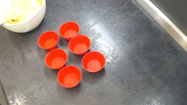 МАФФИНЫ КЕКС - Лучший Лёгкий РЕЦЕПТ /ВЫПЕЧКА из Бананов/ Всё смешал и в Духовку. смотреть онлайн