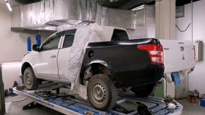 Mitsubishi L200. Замена заднего крыла.