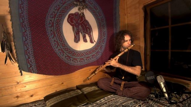 Hector Koa - Ambient Music - E Bass Bansuri смотреть онлайн