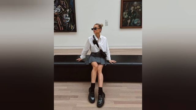 МОДНЫЕ ЮБКИ ОСЕНИ 2023 ИЗЫСКАННЫЕ И ИГРИВЫЕ МОДЕЛИ смотреть онлайн